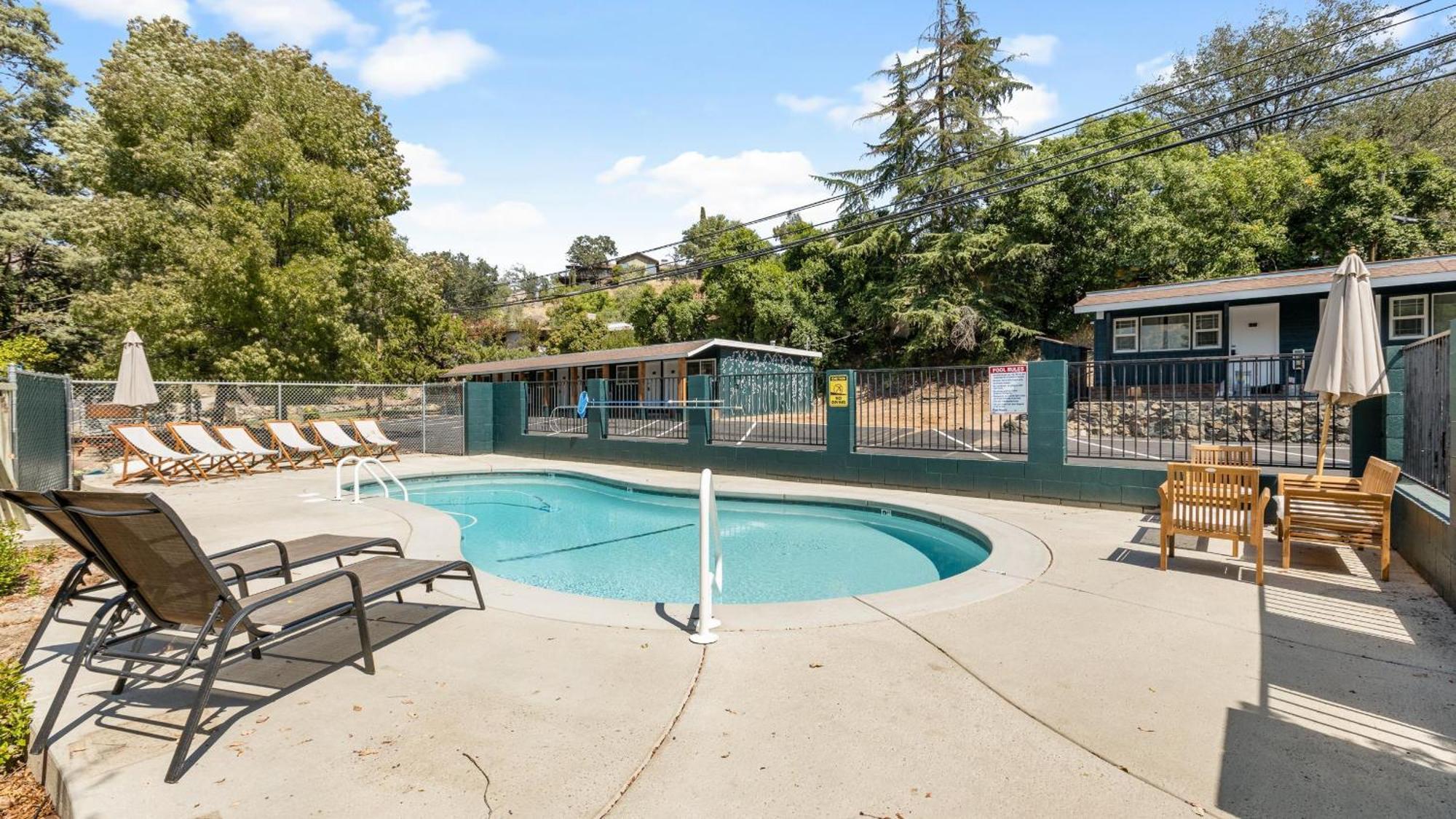 The Rae | Sequoia Motel Rm 5 Три-Риверс Экстерьер фото